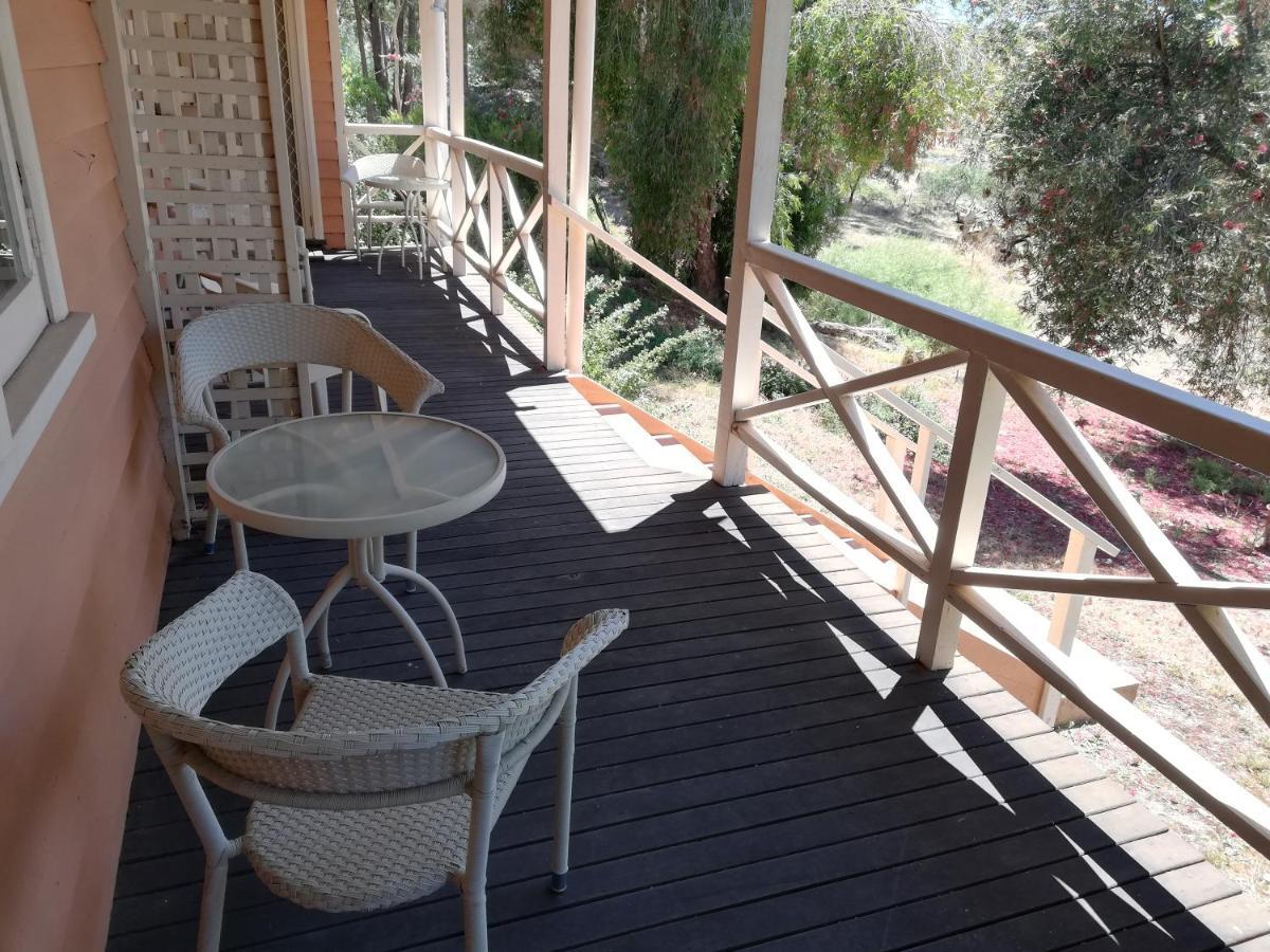 Woodlands Of Balingup Bush Cottages Екстериор снимка